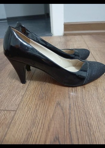 Siyah Parlak Tokalı Stiletto Topuklu Kadın Ayakkabı - Görsel 3