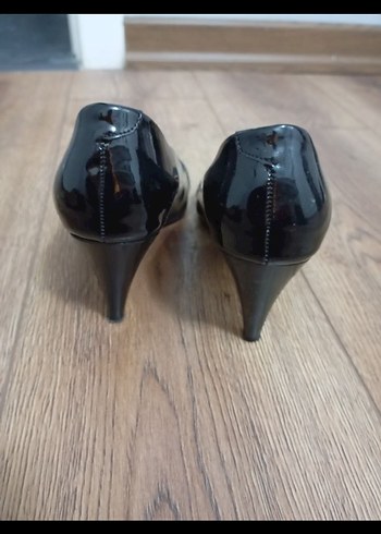 Siyah Parlak Tokalı Stiletto Topuklu Kadın Ayakkabı - Görsel 4