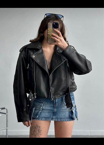 Siyah Deri Kemerli Kısa Biker Ceket