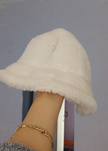 Beyaz Kürklü Kadın Şapka - Görsel 3