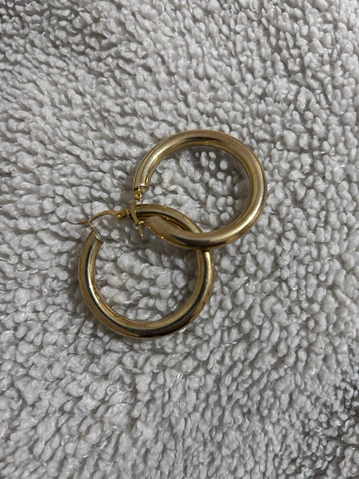 Zincir Detaylı Midi Altın Halka Küpe - Görsel 2