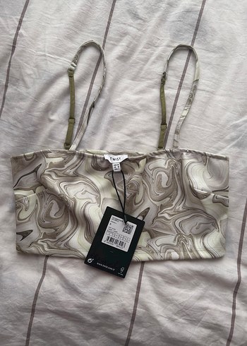 Bej Batik Desenli İnce Askılı Kadın Üst