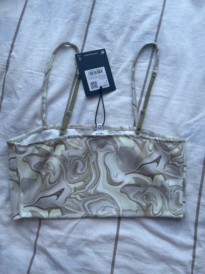 Bej Batik Desenli İnce Askılı Kadın Üst - Görsel 2