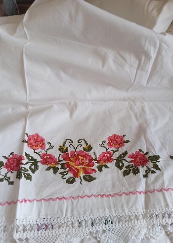 El İşi Çiçekli Kanaviçe İşlemeli Örtü - Görsel 4