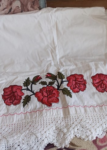 El İşi Çiçekli Kanaviçe İşlemeli Örtü - Görsel 2