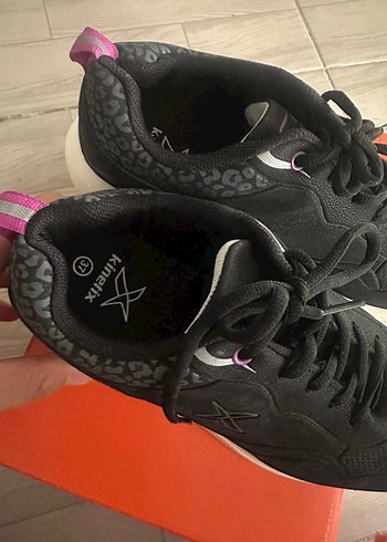 Mor Yılan Desenli Bağcıklı Spor Ayakkabı - Görsel 2