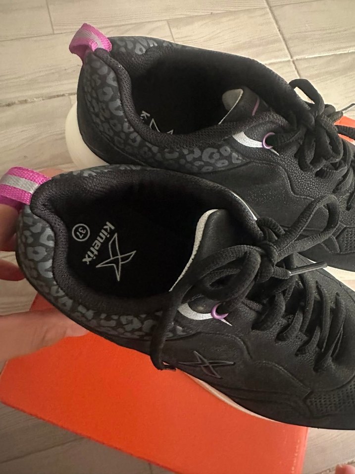 Mor Yılan Desenli Bağcıklı Spor Ayakkabı - Görsel 2