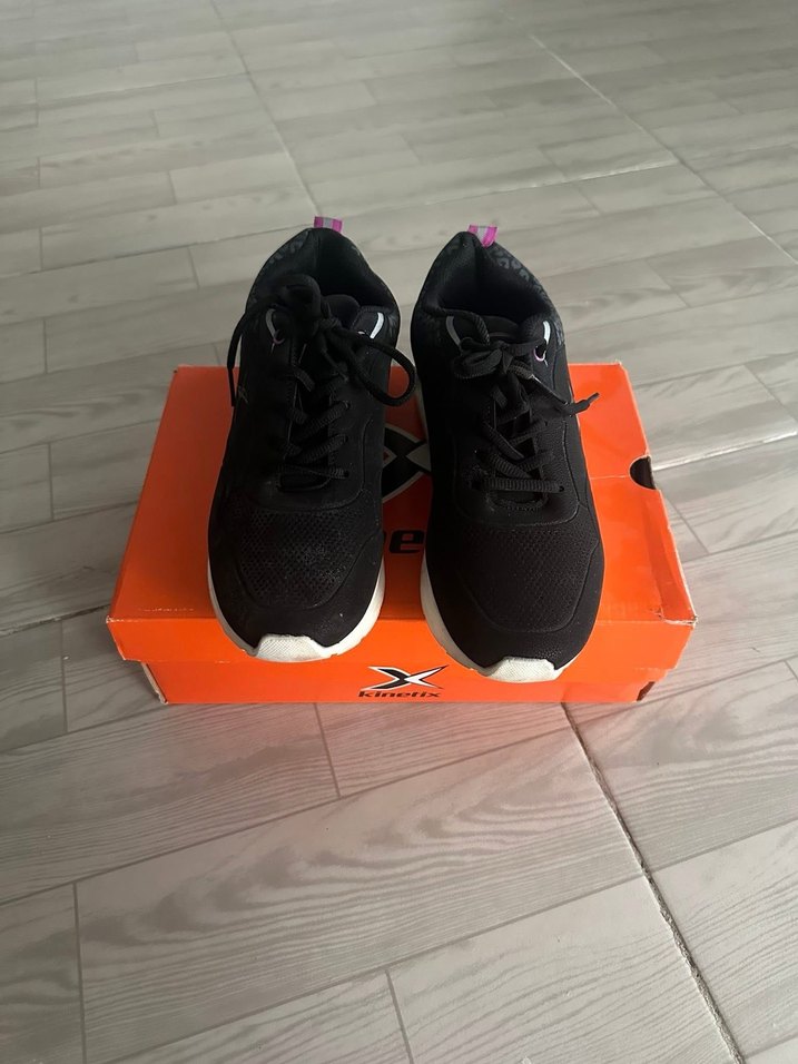 Mor Yılan Desenli Bağcıklı Spor Ayakkabı - Görsel 4