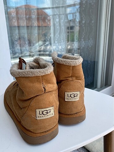 39 Beden UGG BOT