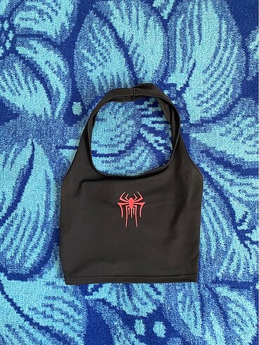 Boyundan geçirmeli crop