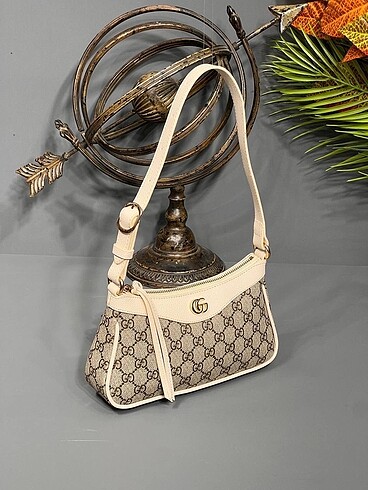 Beden çeşitli Renk Gucci