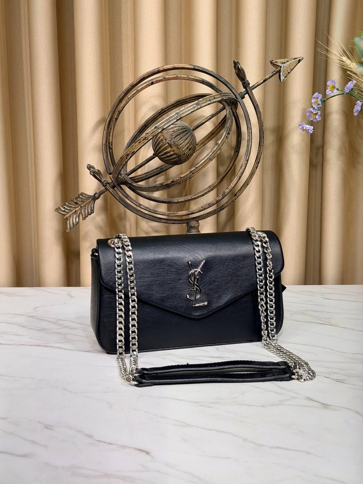 YSL saint — görsel 3/15