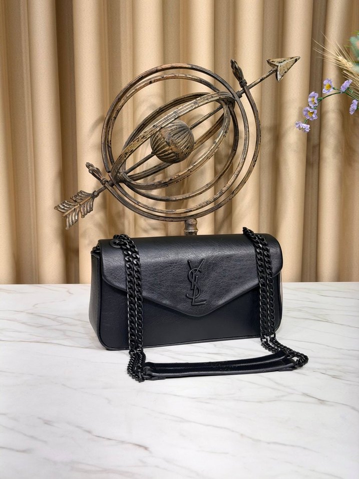 YSL saint — görsel 2/15