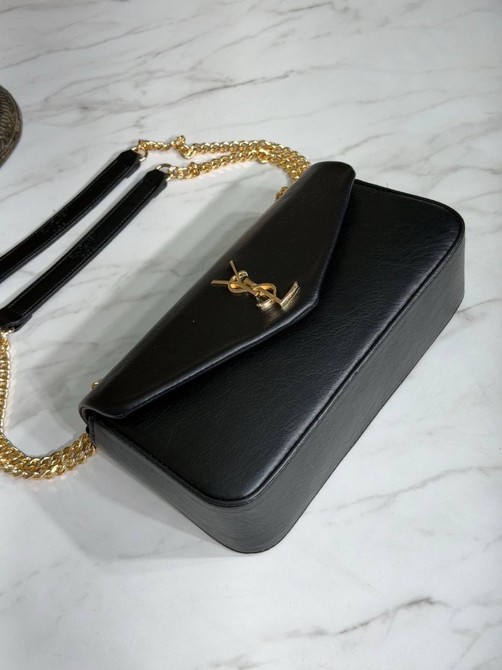 YSL saint — görsel 13/15