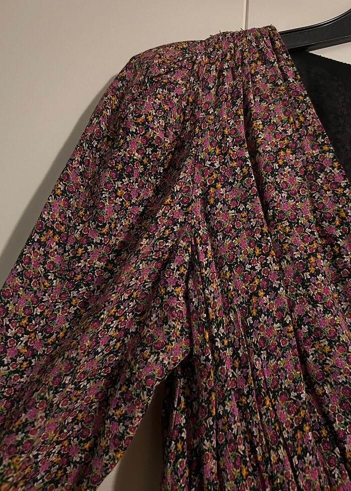 Desenli şık elbise - Görsel 4