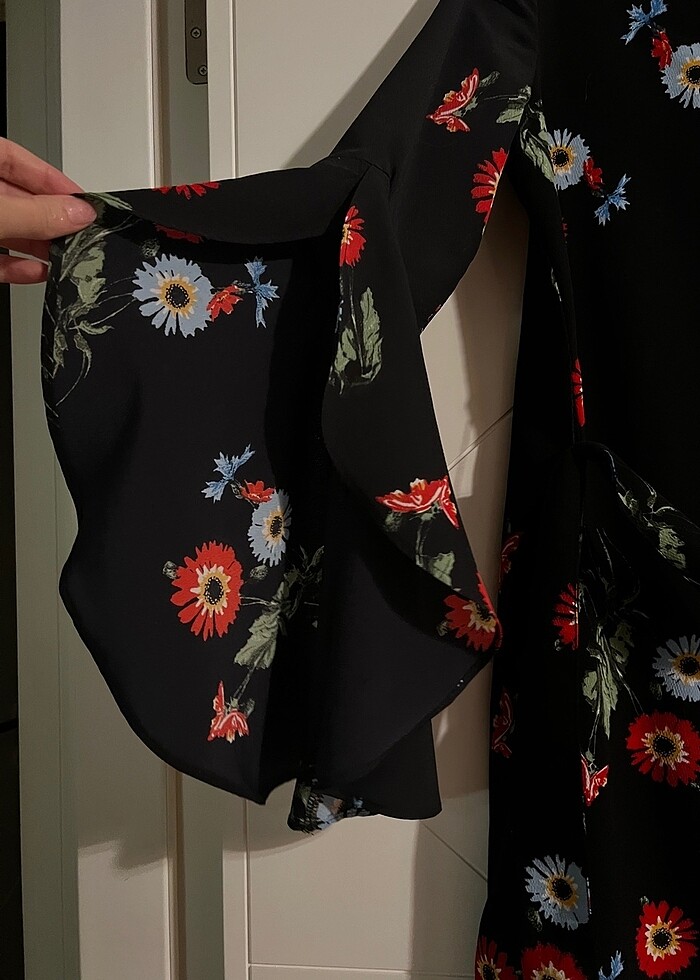 Çiçek desenli elbise - Görsel 4