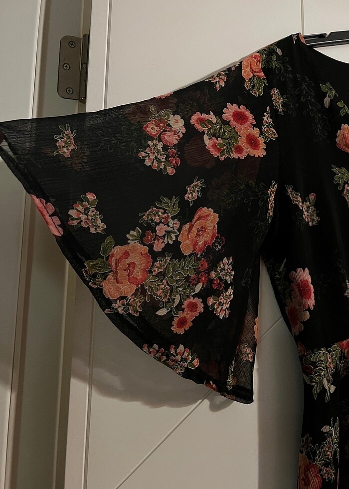 Çiçek desenli şifon elbise - Görsel 3