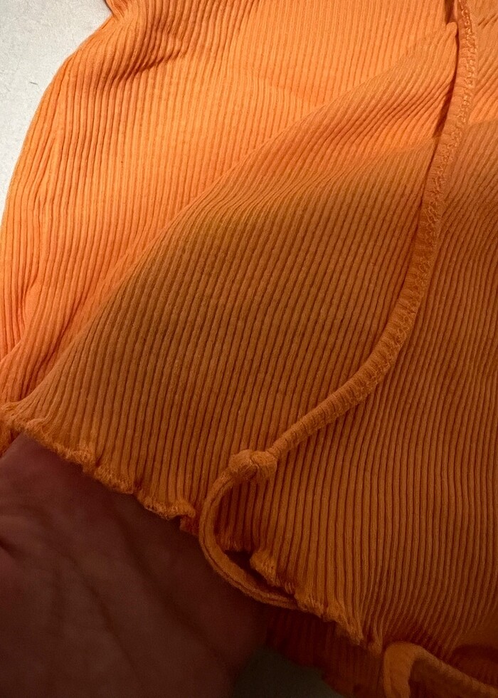 Crop önü ipli tshirt - Görsel 4