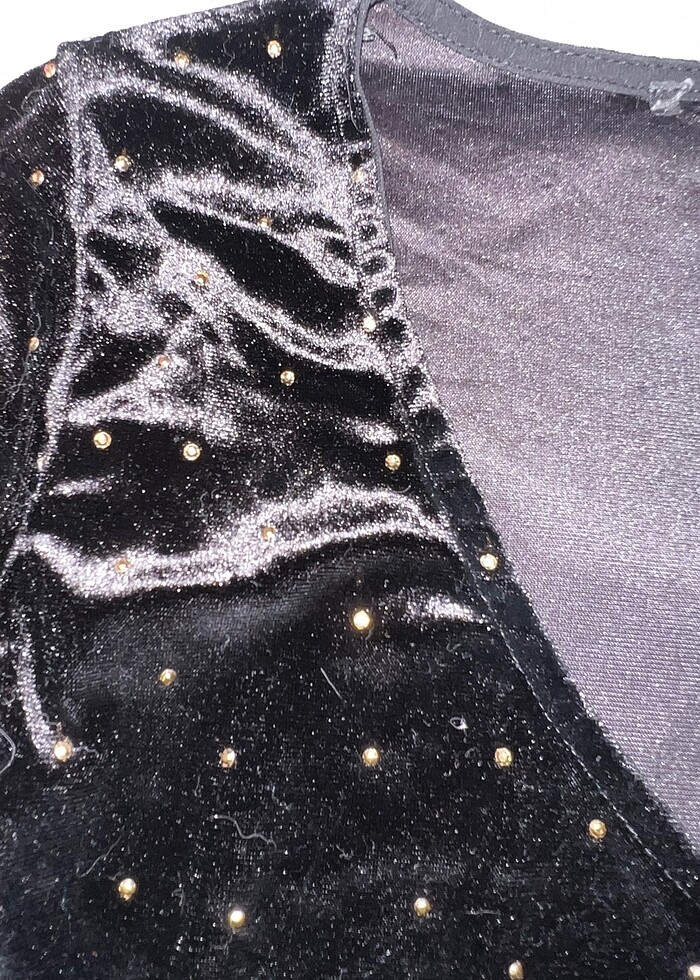 Kadife üzeri gold taşlı bluz - Görsel 2