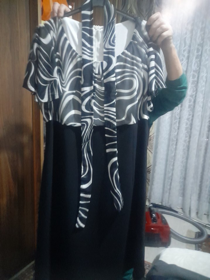 Gri  Desenli V  Yaka  Elbise 1kere giyildi 2sinin fiyatıdır - Görsel 2