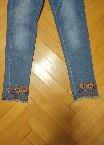 LC Waikiki İşleme Detaylı Kot Pantolon
