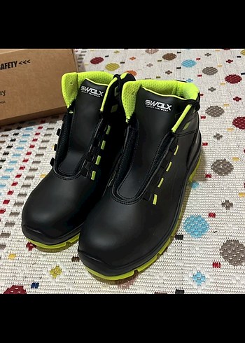 Siyah Neon Detaylı Erkek Swolx İş Güvenlik Botu - Görsel 3