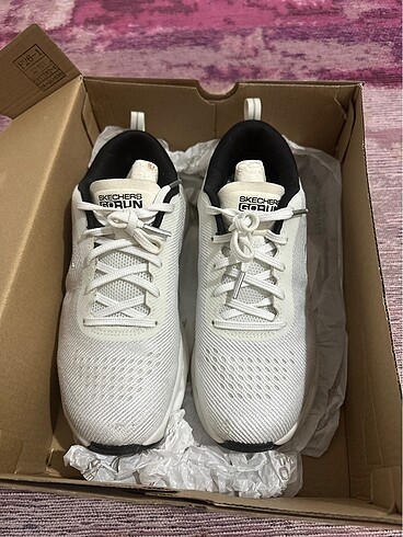 Skechers beyaz spor ayakkabı