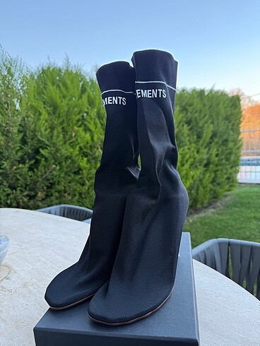 38 Beden siyah Renk ORJİNAL VETEMENTS SOCKS BOOTS