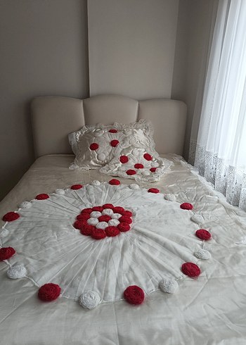 İşlemeli Beyaz Yatak Örtüsü - Görsel 4