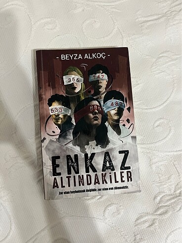 Enkaz altındakiler