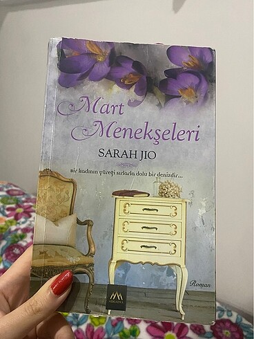 Sarah Jio- Mart Menekşeleri