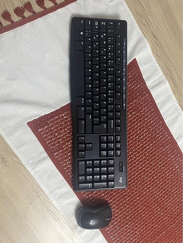 Logitech Klavye mouse set