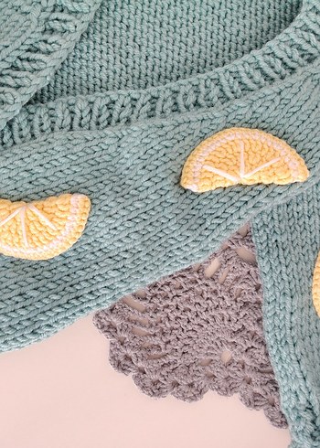 Nakışlı Kız Örgü Hırka - Görsel 3