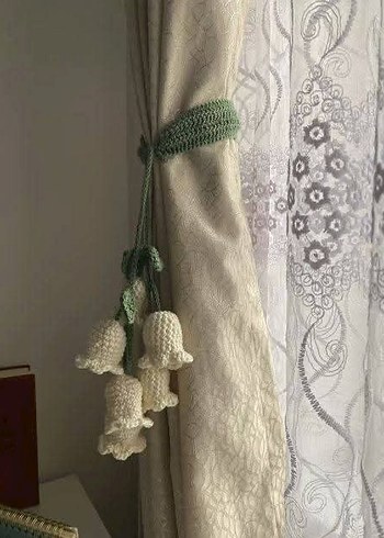 Püsküllü Nakışlı Bohem Kadın Broş