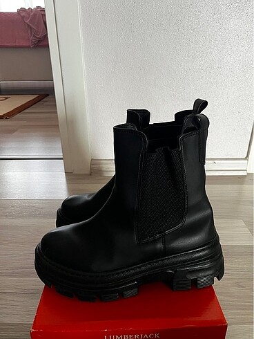 Zara Siyah yanları lastikli kadın bot