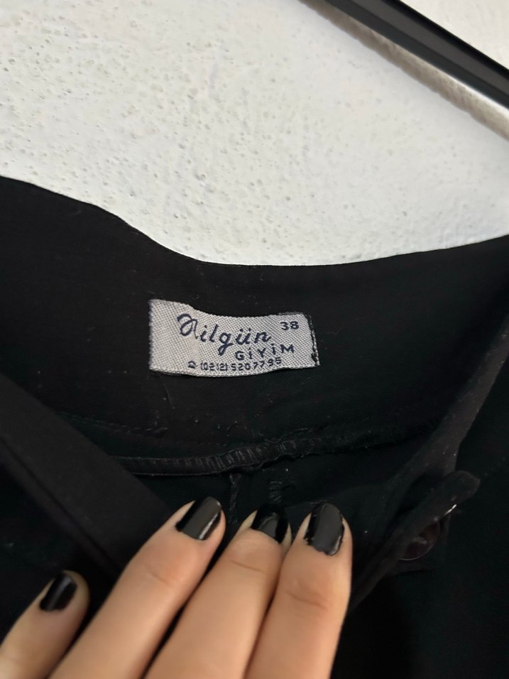 Siyah Kadın Midi Kumaş Pantolon - Görsel 3