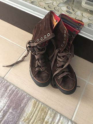 Converse İçi desenli Bot 