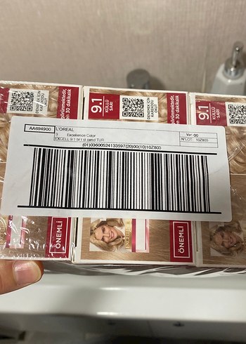 L'Oréal Excellence Saç Boyası 9.1 Küllü Sarı - Görsel 2