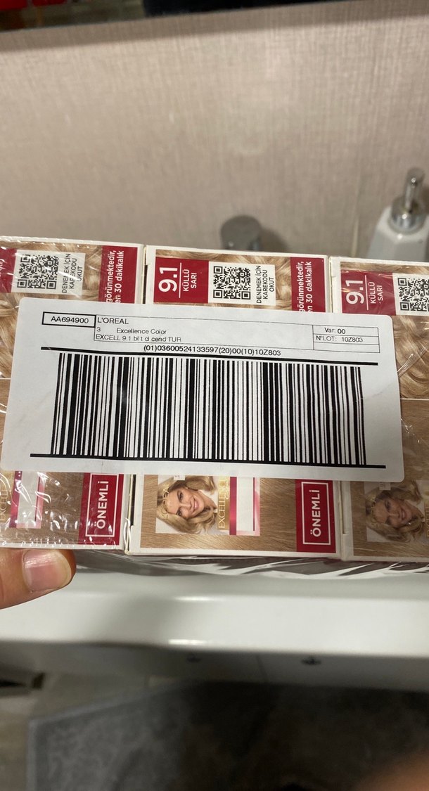 L'Oréal Excellence Saç Boyası 9.1 Küllü Sarı - Görsel 2