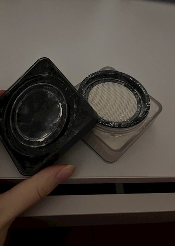 Huda Beauty Easy Bake Pudra 20g - Görsel 6