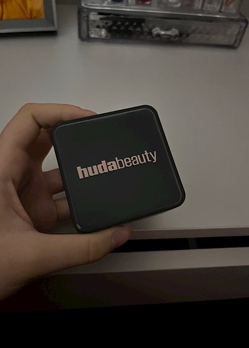 Huda Beauty Easy Bake Pudra 20g - Görsel 4