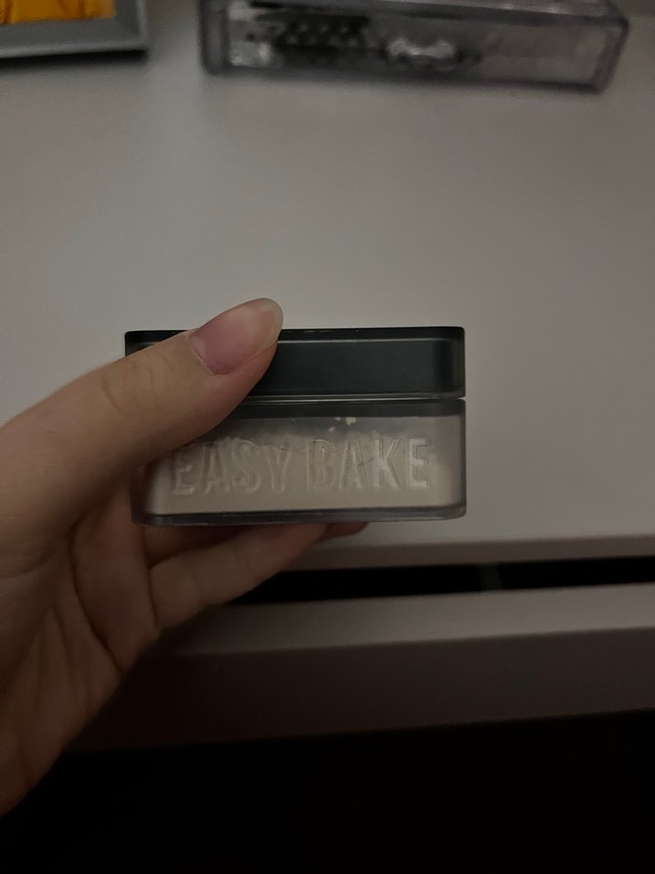 Huda Beauty Easy Bake Pudra 20g - Görsel 3