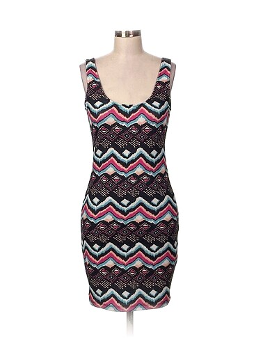 Zara Kısa Elbise %70 İndirimli.