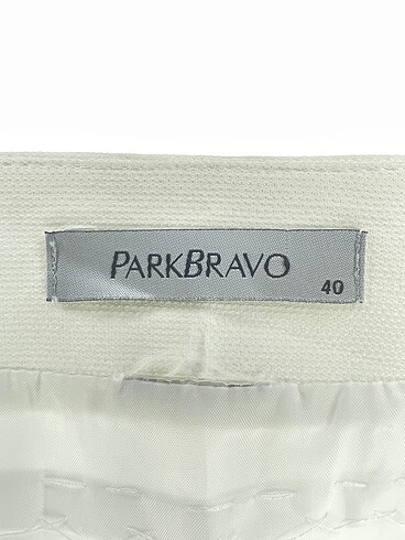 40 Beden beyaz Renk Park Bravo Midi Etek %70 İndirimli.