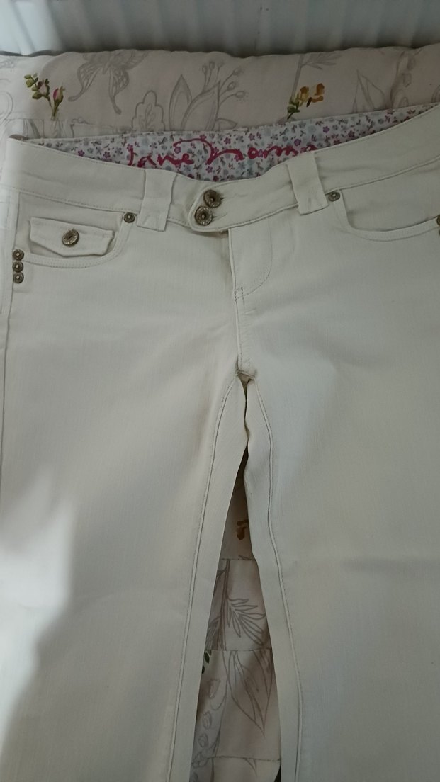 Düğmeli Beyaz Kadın ispanyol paça Pantolon - Görsel 2