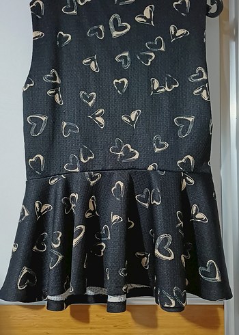 Siyah Kalp Desenli Kolsuz Bluz - Görsel 2