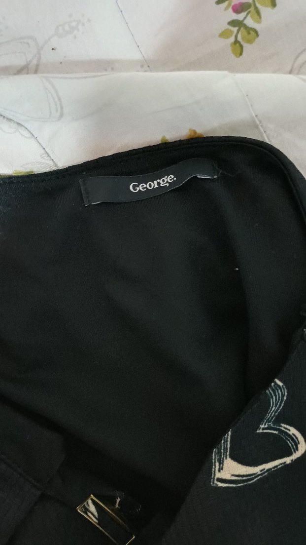 Siyah Kalp Desenli Kolsuz Bluz - Görsel 3