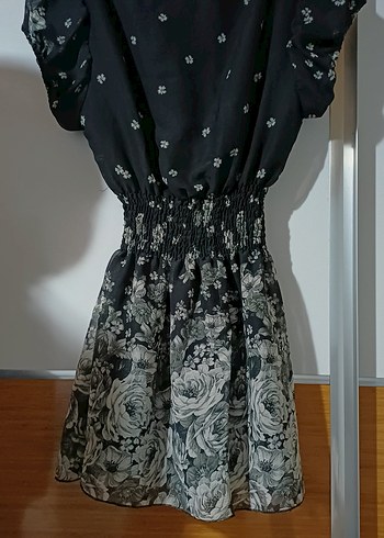 Desenli Siyah Midi Kadın Elbise - Görsel 2