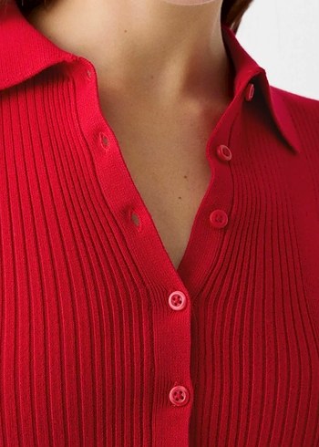 Bershka Düğmeli Kırmızı Polo Yaka Crop Top - Görsel 3