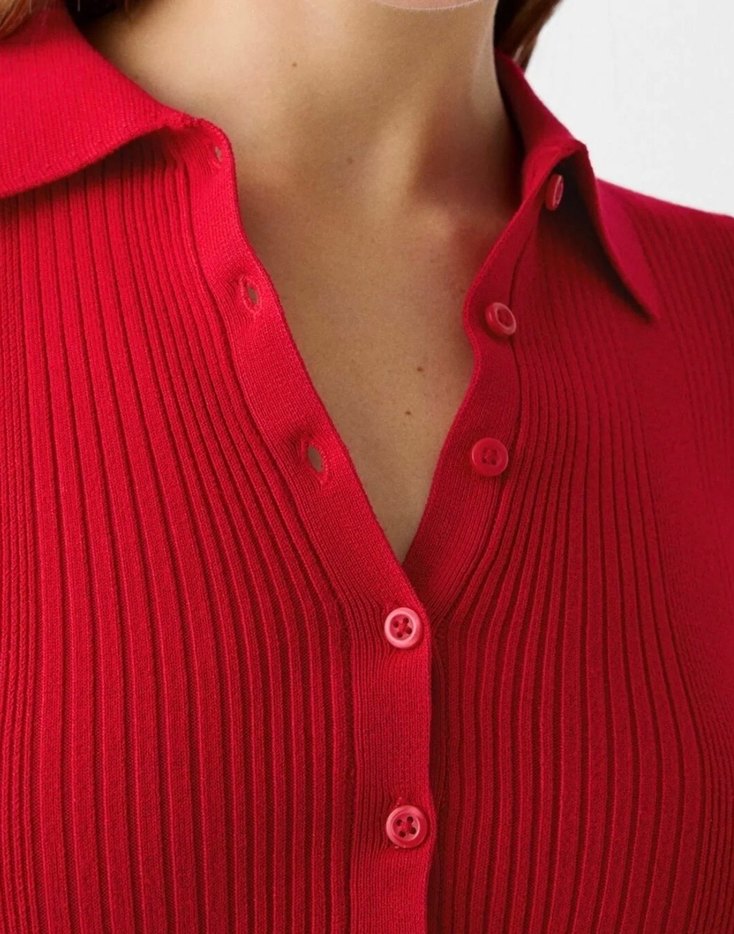 Bershka Düğmeli Kırmızı Polo Yaka Crop Top - Görsel 3